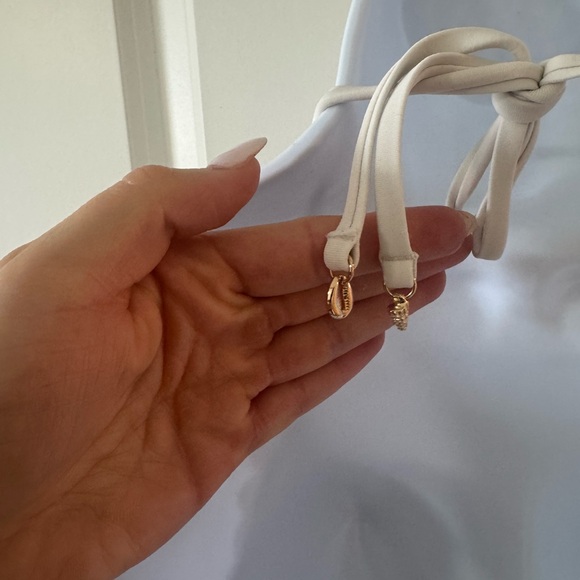 Elegant Cream Crochet Bikini Top - Picture 7 of 8